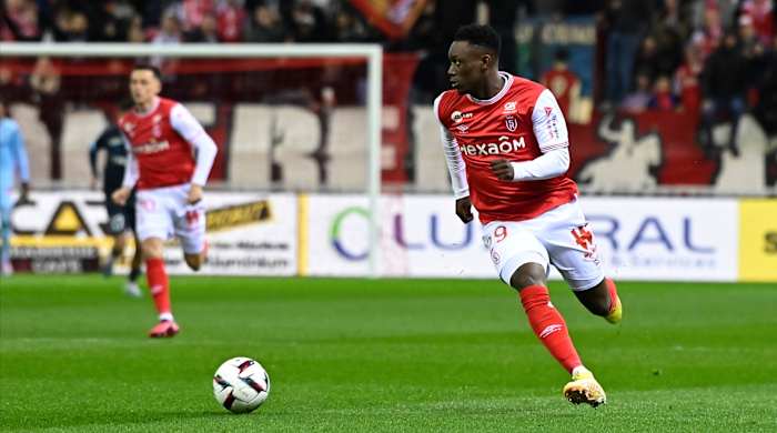 Folarin Balogun playing for Reims